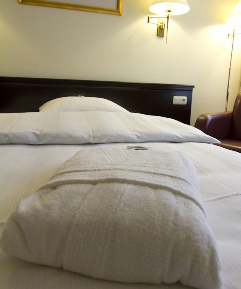 Sachsenwald Hotel Райнбек Екстериор снимка