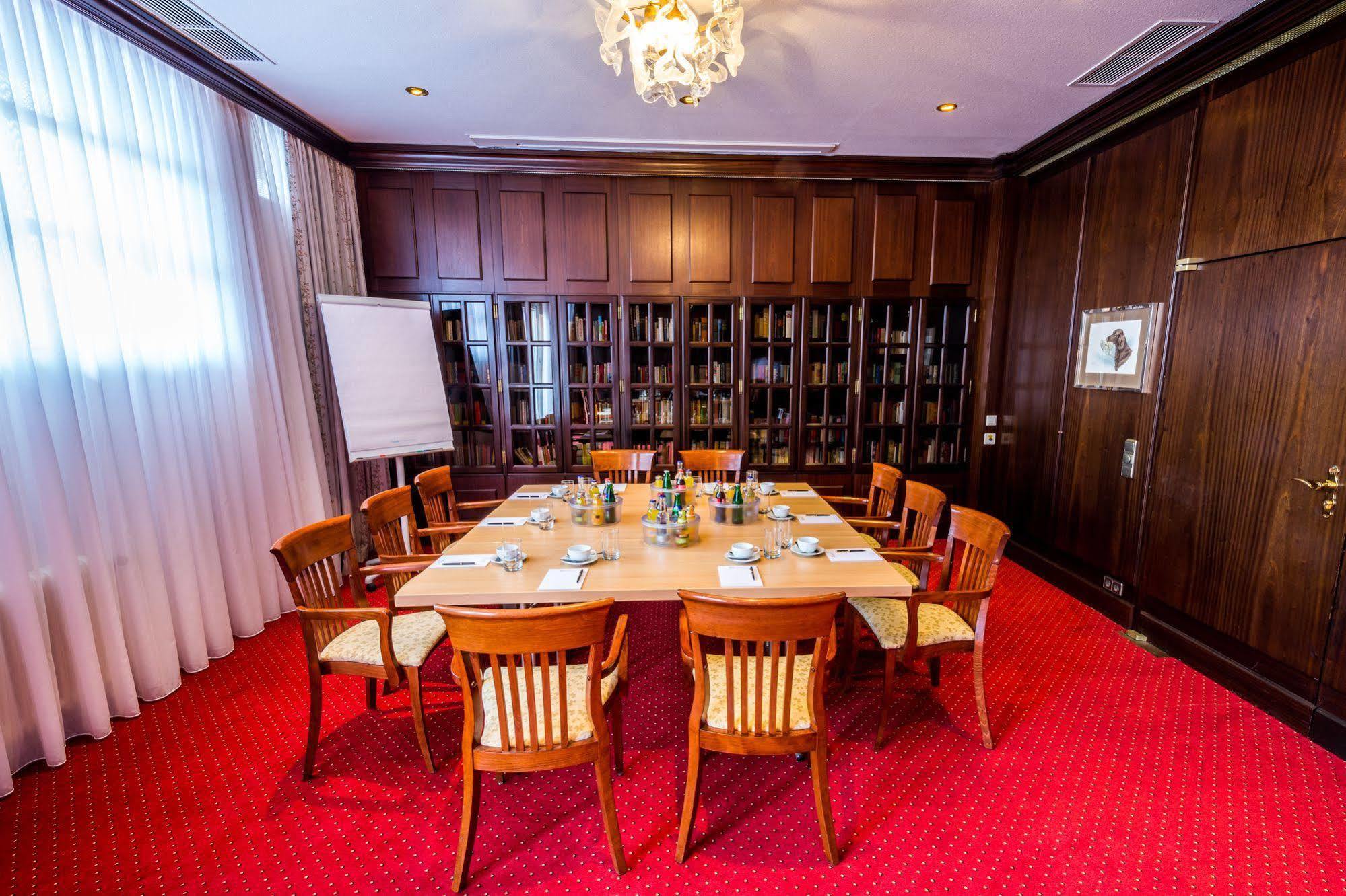Sachsenwald Hotel Райнбек Екстериор снимка